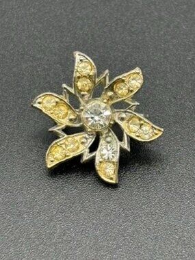 Vintage Pot Metal Flower Brooch Pin With Rhinestones Unsigned in Good Condition~